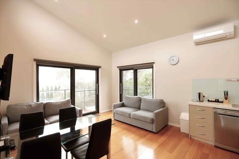 Apollo Bay Seal Apartments - eAccommodation 4