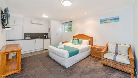 Adrift Apartments - eAccommodation 0