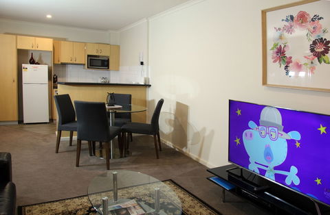 Adelaide City Apartment - 3BR, 2Bath & Carpark - eAccommodation 5