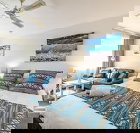 Aqua Waves Glenelg Central Studio Apt - eAccommodation