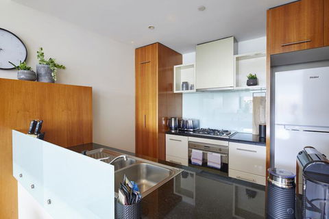 Apt Walking Distance To MCG & Epworth Hospital - eAccommodation 7