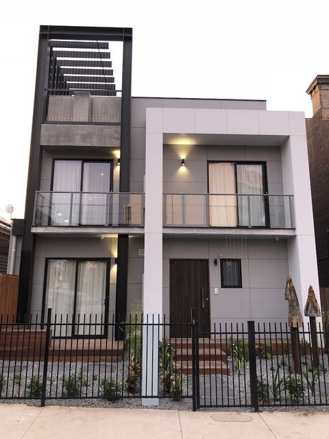 Nomads Nest Geelong - eAccommodation 3