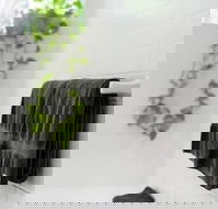 Waterfront Apartment Brimming With Inspirational Artwork - eAccommodation