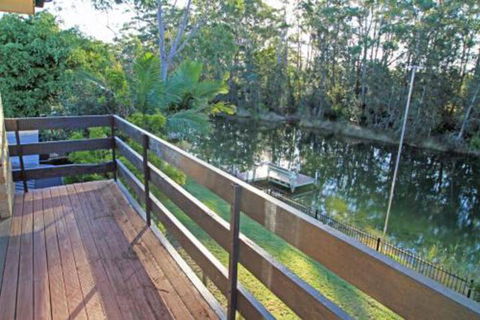 Thora Street Waterfront - eAccommodation 2