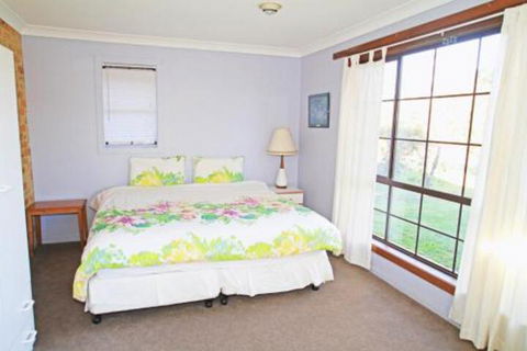 Thora Street Waterfront - eAccommodation 4