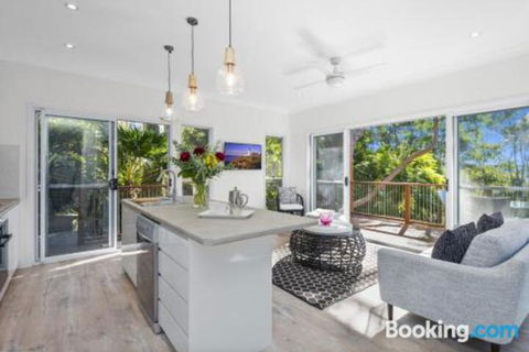 Avalon Tree House - eAccommodation 2