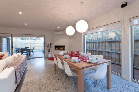 Amaroo - eAccommodation 2