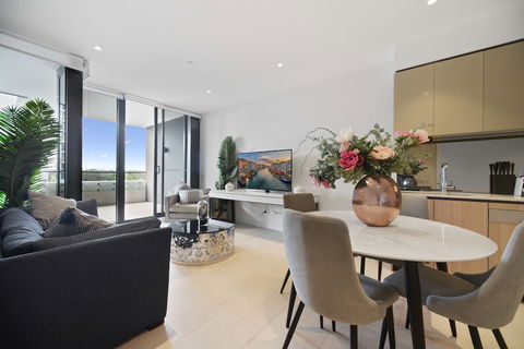 Brand New Fully Furnished Apartment Near Macquarie Centre - eAccommodation 1