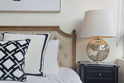 New Luxury Apartment Walking To Shops & Cinema - eAccommodation 5