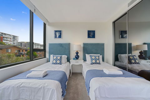 New Luxury Apartment Walking To Shops & Cinema - eAccommodation 0