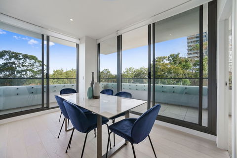 New Luxury Apartment Walking To Shops & Cinema - eAccommodation 2