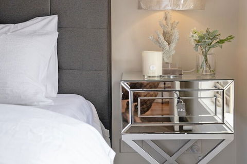 AUJOY 4 Bed Townhouse Glen Waverley - eAccommodation 3