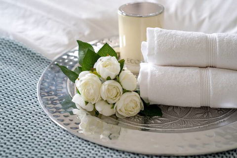 AUJOY 4 Bed Townhouse Glen Waverley - eAccommodation 6