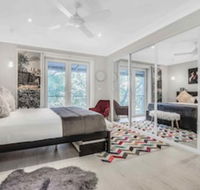 142 Wyndham - eAccommodation