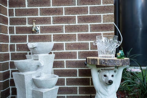 AUJOY 4 Bed Townhouse Burwood 2 - eAccommodation 2