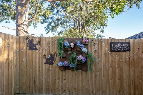 AUJOY 4 Bed Townhouse Burwood 2 - eAccommodation 1