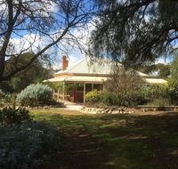 Thalia Getaway Villa - eAccommodation