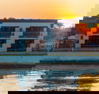 Ulverstone Waterfront Apartments - eAccommodation