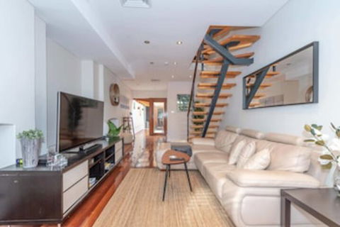 AirM8 Apartments On Mount Street - eAccommodation 0