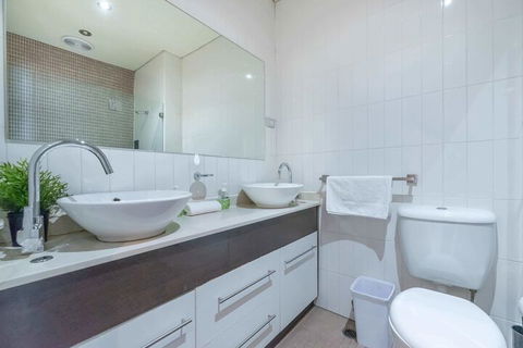 AirM8 Apartments On Mount Street - eAccommodation 6