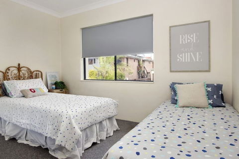 Anchored At South West Rocks - eAccommodation 2