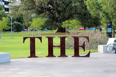 Adelaide Central Apartment - 3BR, 2Bath & Carpark - eAccommodation 0
