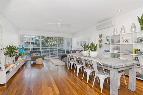 COASTAL CHIC At CASUARINA - eAccommodation 5