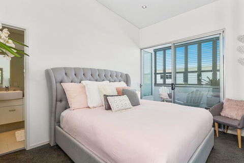 COASTAL CHIC At CASUARINA - eAccommodation 3