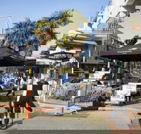 1 Bedroom Apt With Parking Stroll to Elwood Beach - eAccommodation