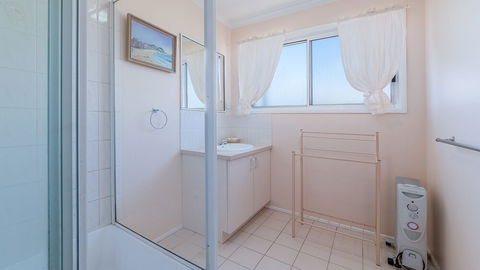 THE Lighthouse Surf Side - eAccommodation 5