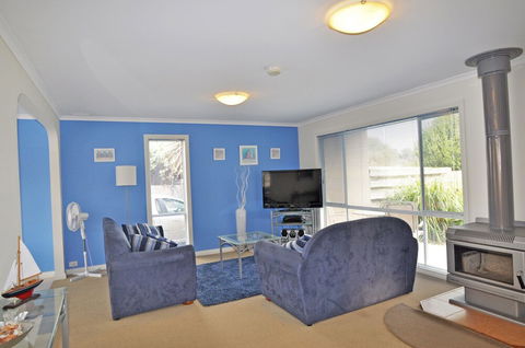 THE Esplanade 4 Free Wifi & Foxtel - eAccommodation 2