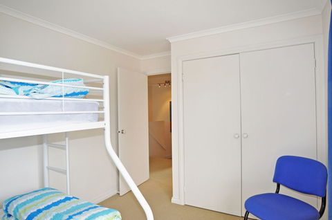 THE Esplanade 4 Free Wifi & Foxtel - eAccommodation 3