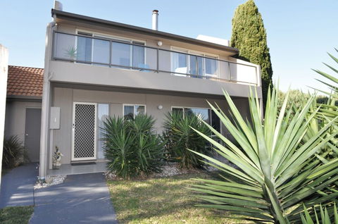 THE Esplanade 4 Free Wifi & Foxtel - eAccommodation 0