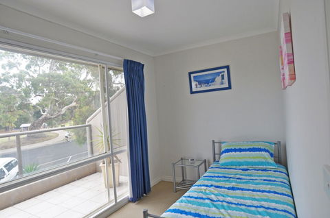 THE Esplanade 4 Free Wifi & Foxtel - eAccommodation 4