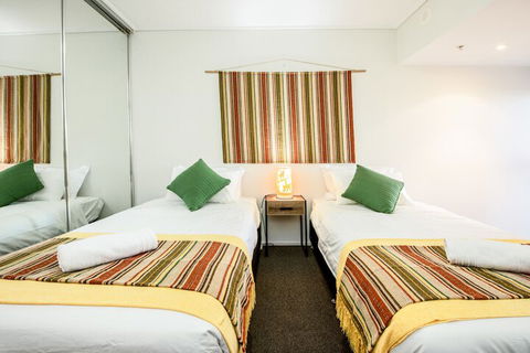 CBD African Charm, Story Bridge & River Views - eAccommodation 5