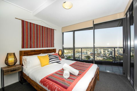 CBD African Charm, Story Bridge & River Views - eAccommodation 7