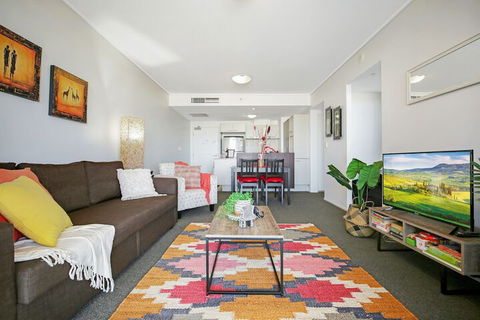 CBD African Charm, Story Bridge & River Views - eAccommodation 4