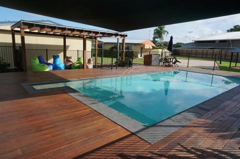 YAL Cairns A Motel That Makes A Difference - eAccommodation 0