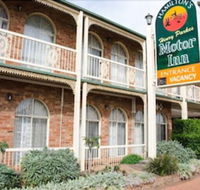 Hamilton's Henry Parkes Motor Inn Parkes - eAccommodation