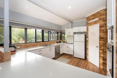 Family Friendly Holiday Haven - eAccommodation 4