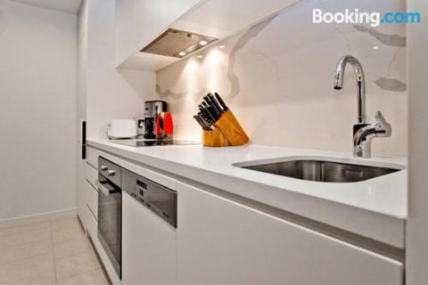 Along Melbournes Magic Boulevard - eAccommodation 3