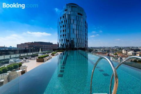 Along Melbournes Magic Boulevard - eAccommodation 0