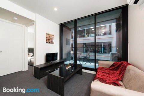 Along Melbournes Magic Boulevard - eAccommodation 4