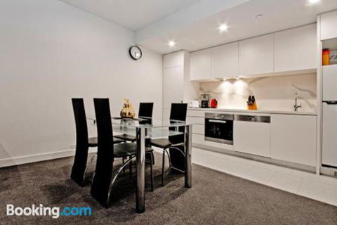 Along Melbournes Magic Boulevard - eAccommodation 2