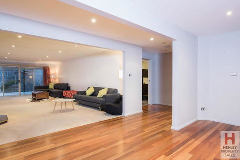 Gippsland Twelve Spacious & Central With Off Street Parking - eAccommodation 4