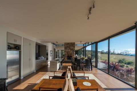 Dragonfly Lodge - eAccommodation 0