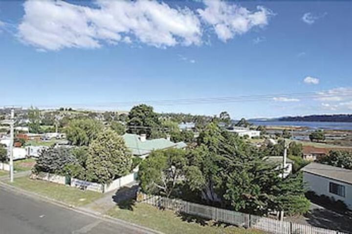 Triabunna TAS eAccommodation