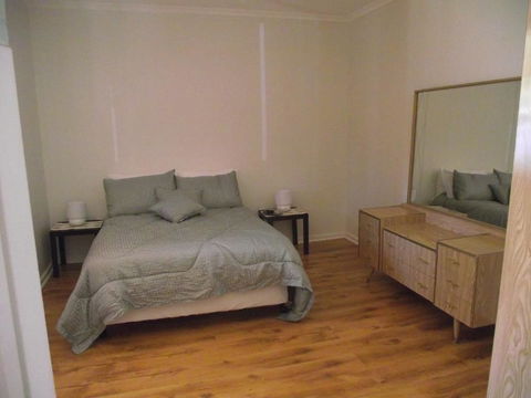 Aly's Cottage - eAccommodation 3