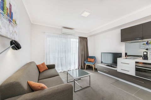 Abode Tuggeranong - eAccommodation 6