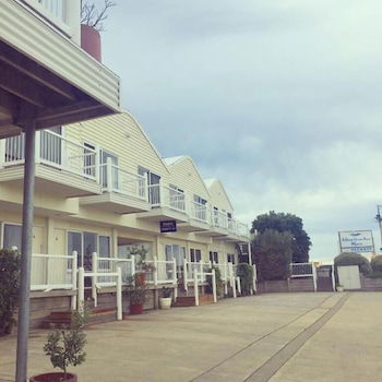 A Great Ocean View Motel - eAccommodation 0